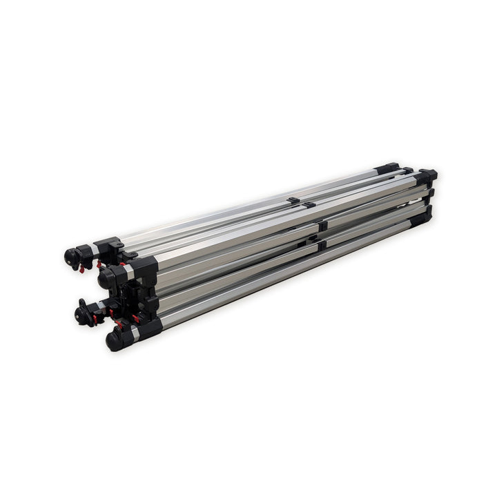 Scherengittersystem aus Aluminium zusammegeklappt